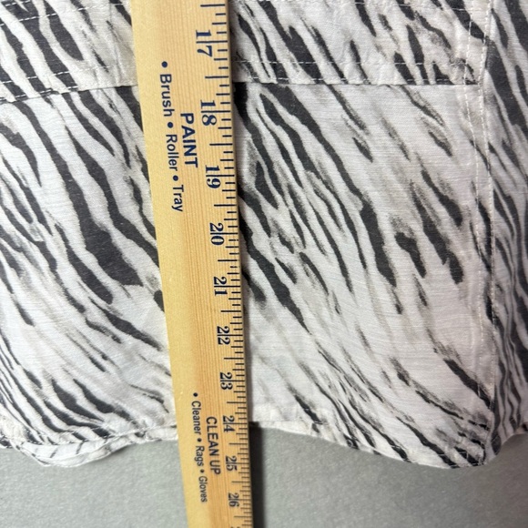 Chico’s Women’s Linen Blend Two Button Front Blazer Zebra Print Sheer size 2/12 - Picture 3 of 10